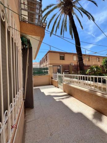 Chalet adosado en calle Yecla