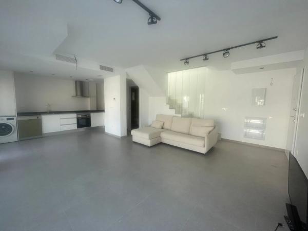 Chalet pareado en calle Ventura Selva Gonzalez