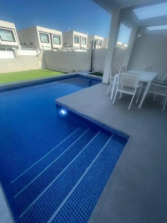 Chalet pareado en calle Ventura Selva Gonzalez