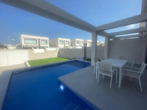 Chalet pareado en calle Ventura Selva Gonzalez