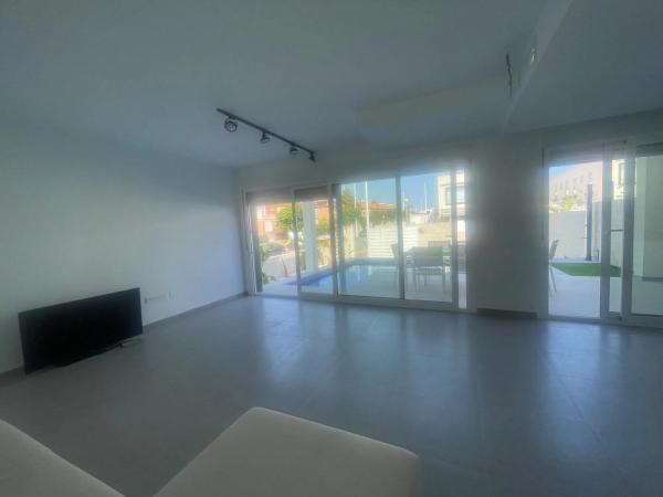 Chalet pareado en calle Ventura Selva Gonzalez