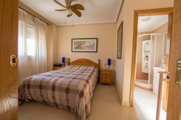 Piso en calle Tabarca, 3