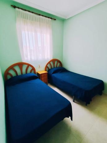 Piso en calle Tabarca, 3