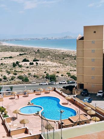 Piso en calle Tabarca, 3