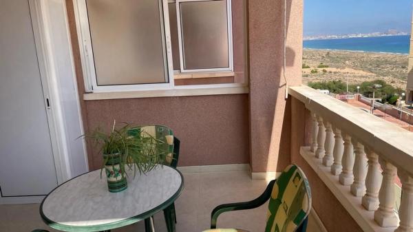 Piso en calle Tabarca, 3