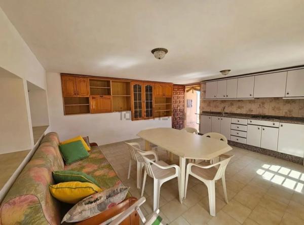 Chalet pareado en calle Aragon, 44