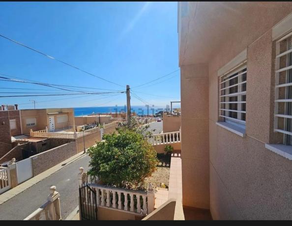 Chalet pareado en calle Aragon, 44