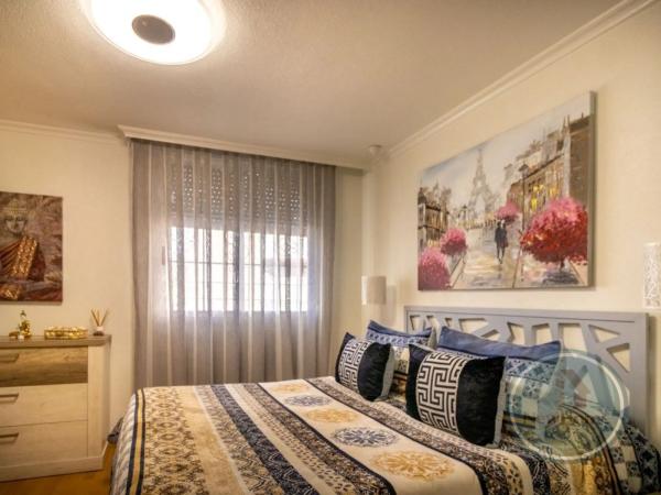 Casa independiente en calle Juan Gris