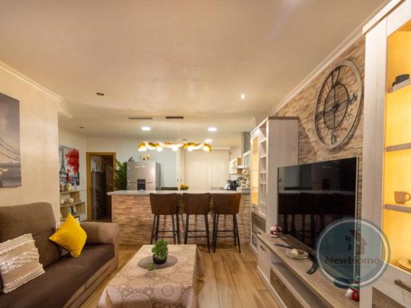 Casa independiente en calle Juan Gris