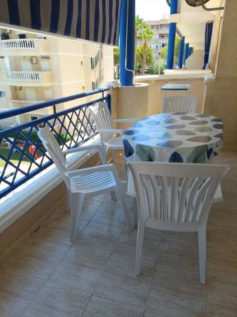 Piso en avenida Costa Blanca, 23