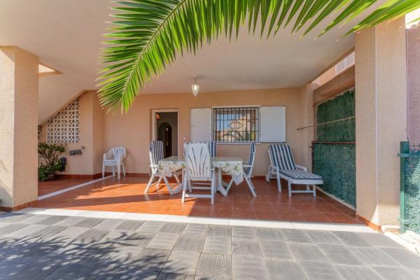 Casa independiente en avenida de Polonia, 152