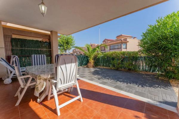 Casa independiente en avenida de Polonia, 152