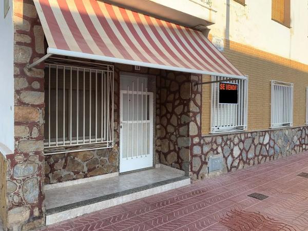 Chalet adosado en calle Alcoy, 13