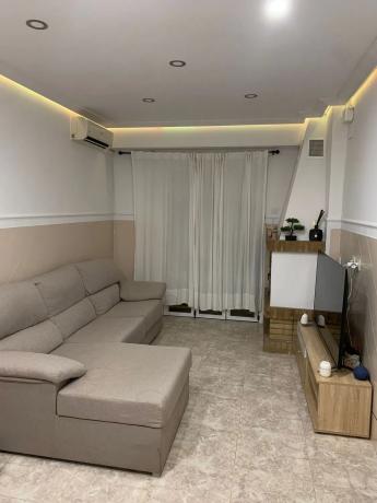 Chalet adosado en calle Alcoy, 13