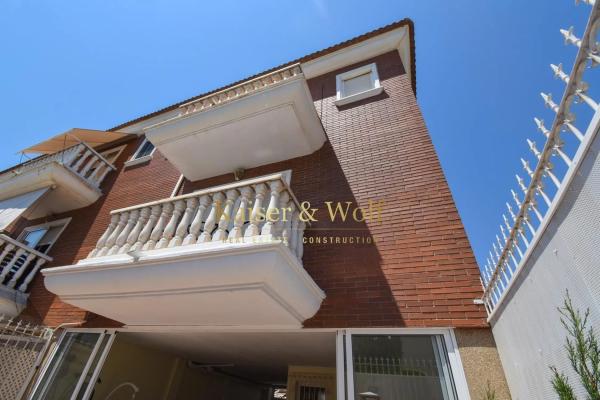 Casa independiente en calle Logroño