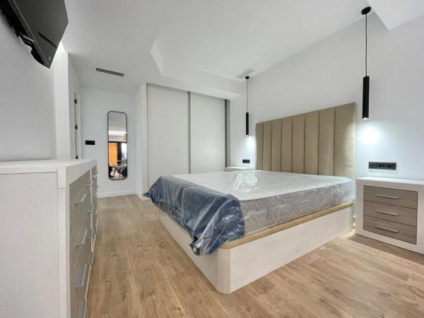 Piso en calle Diego Fuentes Serrano, 8