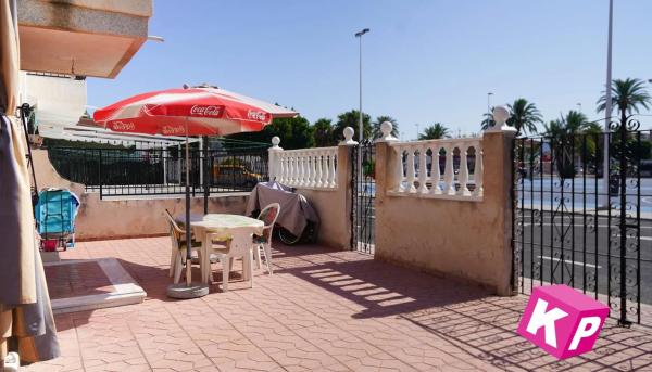 Casa independiente en calle Ondara