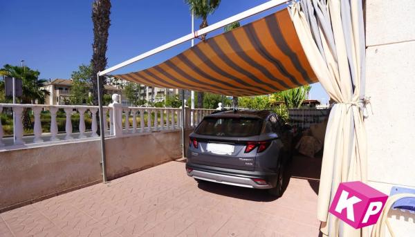 Casa independiente en calle Ondara