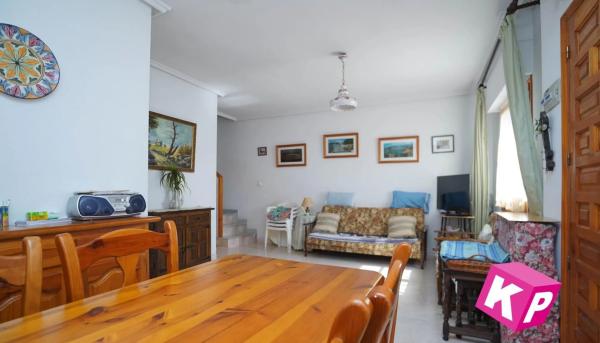 Casa independiente en calle Ondara