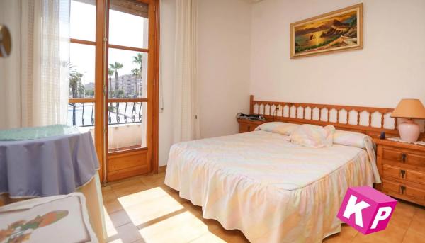 Casa independiente en calle Ondara