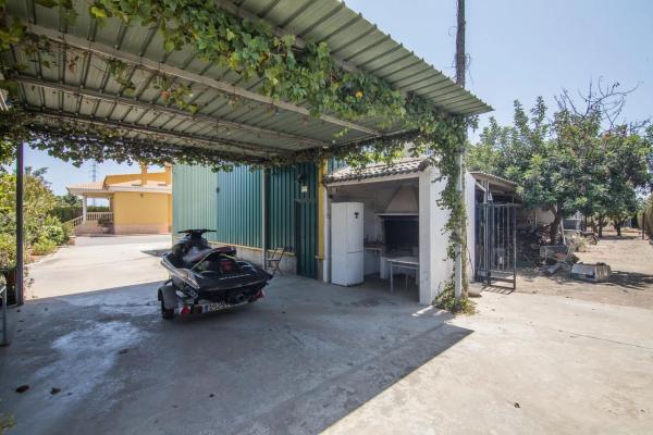 Casa independiente en Partida Altabix, 2113