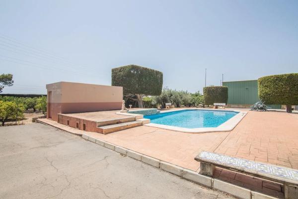 Casa independiente en Partida Altabix, 2113