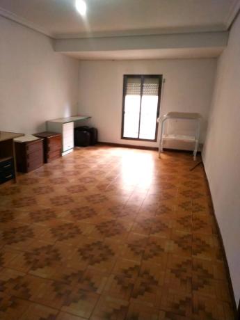 Casa independiente en calle Sant Isidre