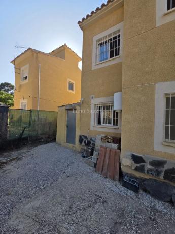 Casa independiente en calle les Oliveres