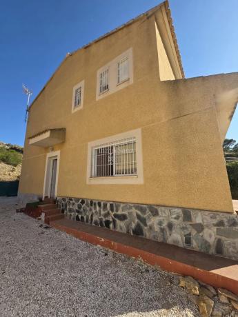 Casa independiente en calle les Oliveres