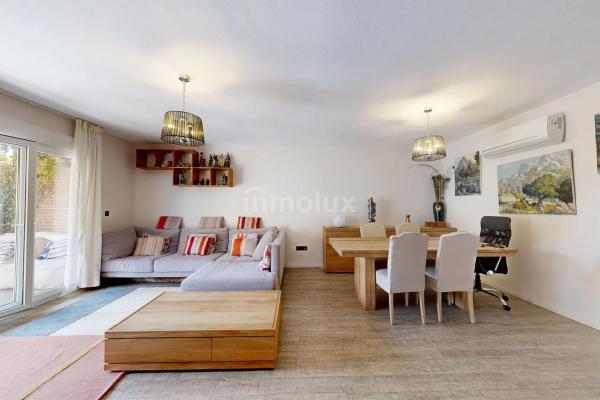 Chalet adosado en avenida Novelda