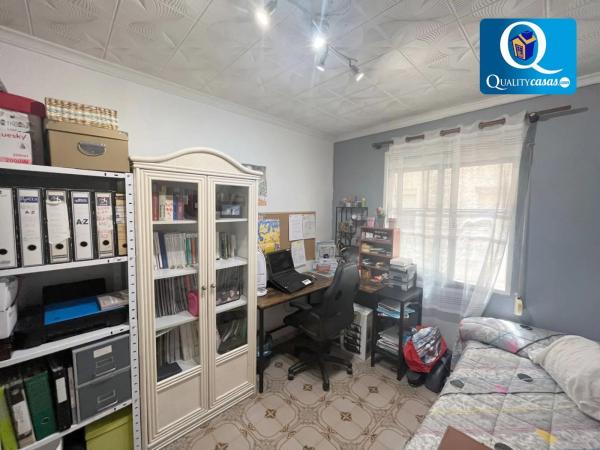 Piso en Barrio Colonia Requena - Virgen del Carmen