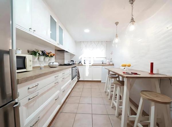 Chalet pareado en avenida Pintor Pérez Gil