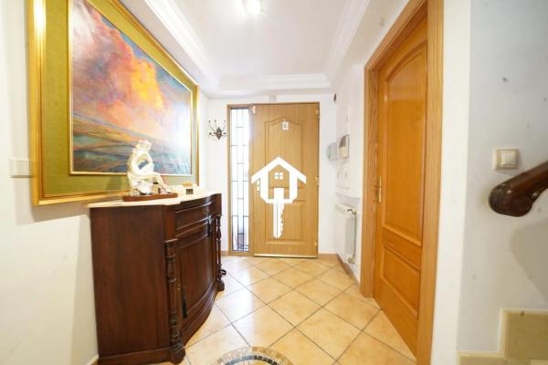 Chalet pareado en avenida Pintor Pérez Gil