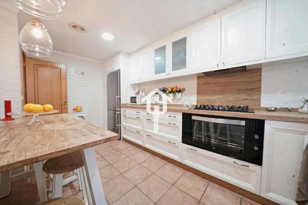 Chalet pareado en avenida Pintor Pérez Gil