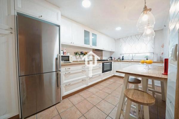 Chalet pareado en avenida Pintor Pérez Gil