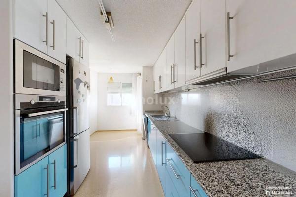 Piso en calle Sacerdote Isidro Albert