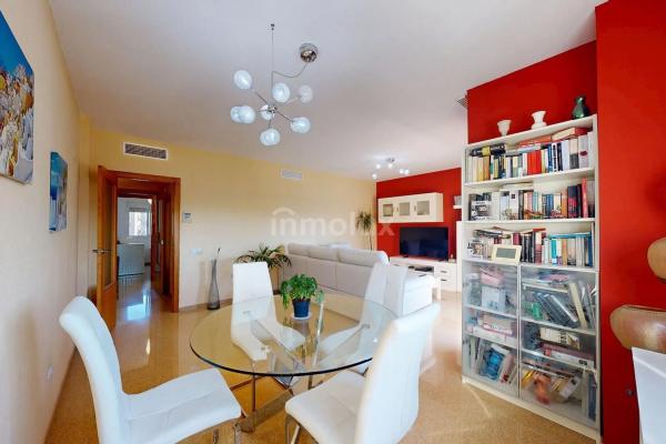 Piso en calle Sacerdote Isidro Albert