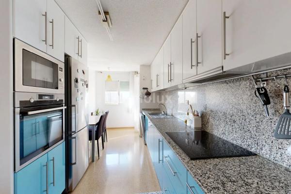 Piso en calle Sacerdote Isidro Albert