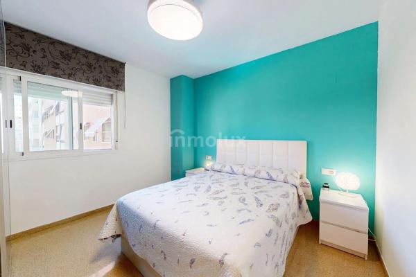 Piso en calle Sacerdote Isidro Albert