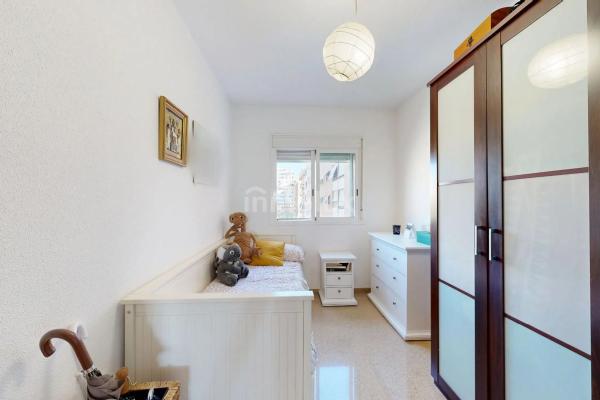 Piso en calle Sacerdote Isidro Albert