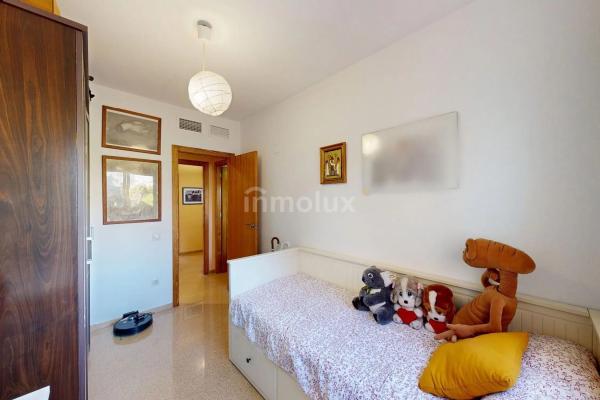 Piso en calle Sacerdote Isidro Albert