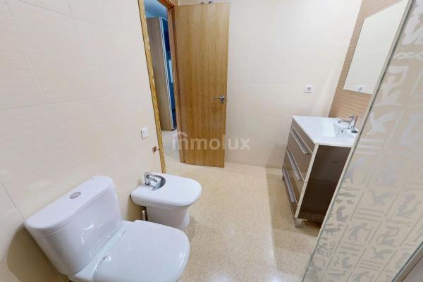 Piso en calle Sacerdote Isidro Albert