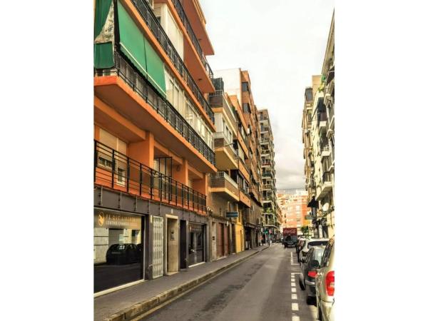 Piso en calle del Ingeniero Canales