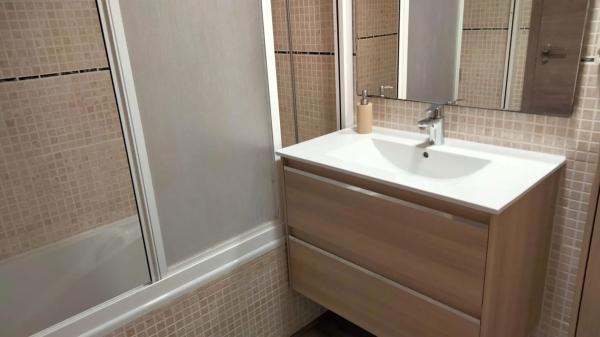 Chalet adosado en calle Juana Francés, 2