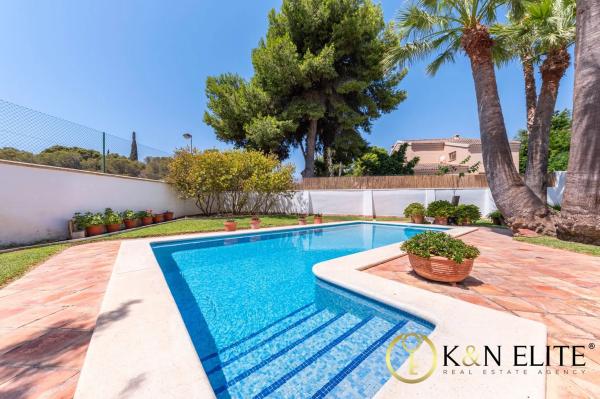 Casa independiente en calle de la Encina