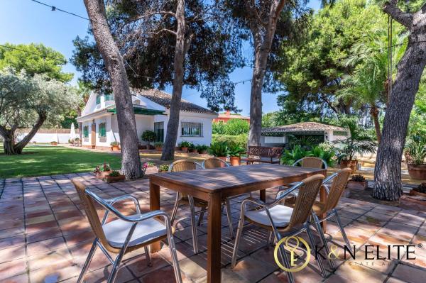 Casa independiente en calle de la Encina