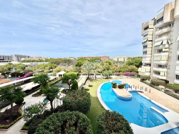 Piso en avenida Países Escandinavos