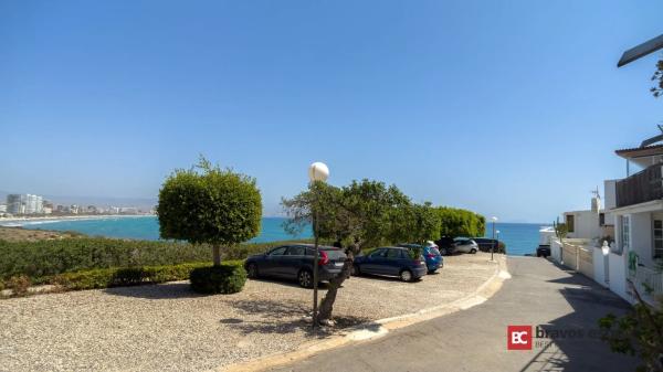 Chalet adosado en camino del Faro