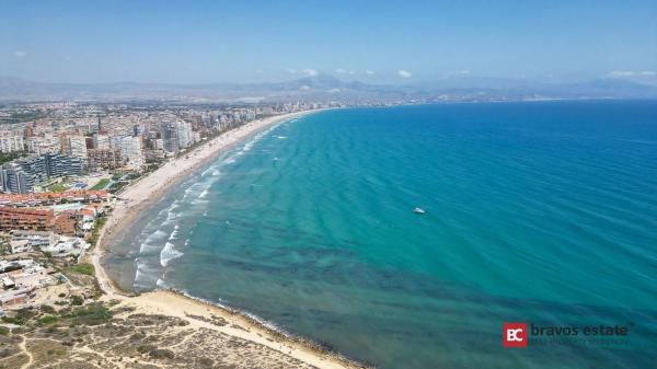 Chalet adosado en camino del Faro