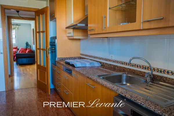 Piso en avenida Pintor Xavier Soler, 24